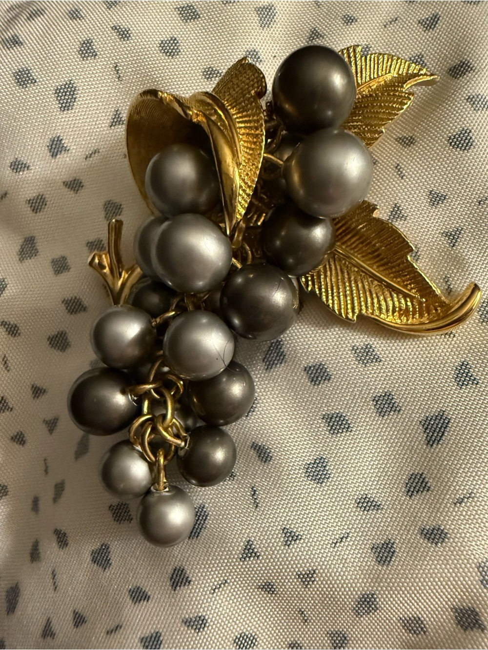 Vintage Signed Boucher Gold Tone Grape Cluster Brooch 1960-70’s Cha Cha Dangle